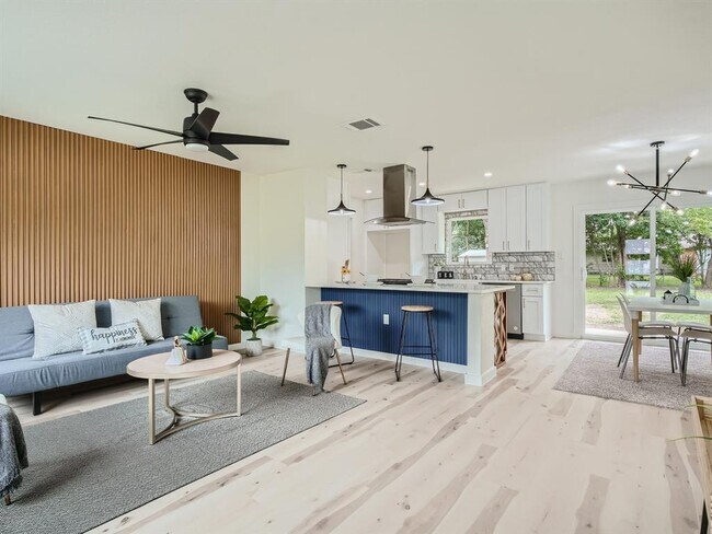 Building Photo - 402 Westmorland Dr