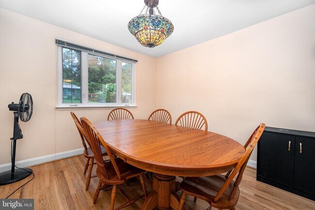 Foto del edificio - 6012 Woodcrest Ave