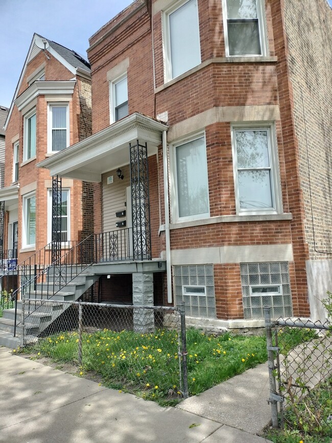 Building Photo - 5139 S Loomis Blvd