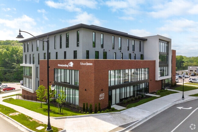 Building Photo - Six at Park