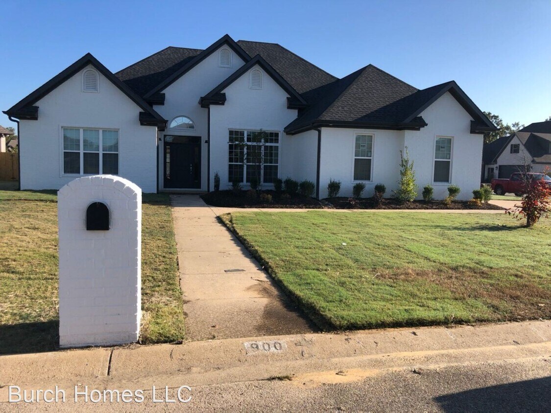 Primary Photo - 4 br, 2 bath House - 900 Gloucester