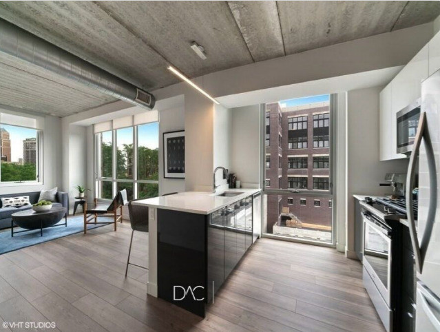 Foto principal - 3561 Broadway N