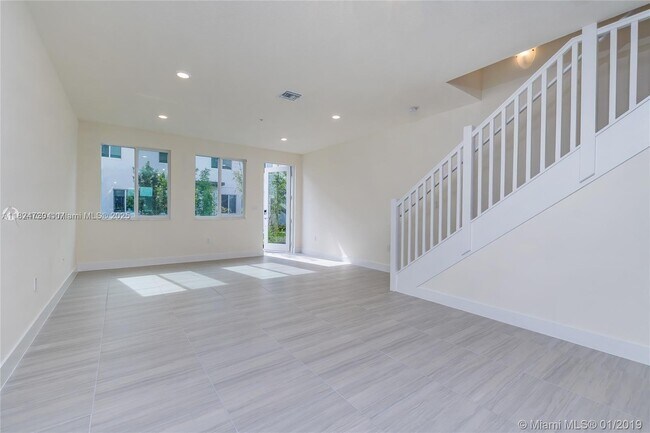 Foto del edificio - 10226 NW 64th Terrace