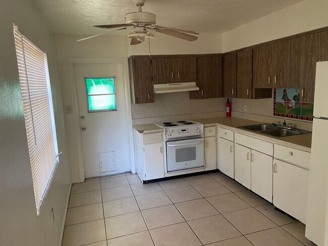 Photo - 2 Bed, 1 Bath Home!