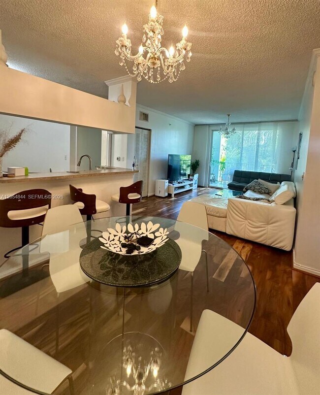 Foto del edificio - 17150 N Bay Rd