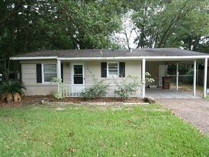 Building Photo - 716 Merritt Dr