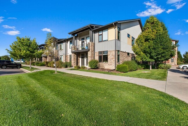 Building Photo - Modern 2 Bedroom, 2 Bath Condo in East For...