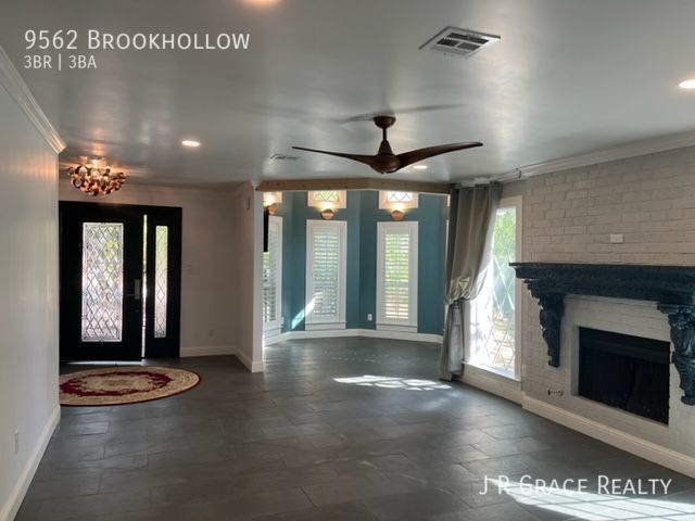 Building Photo - 9562 Brookhollow