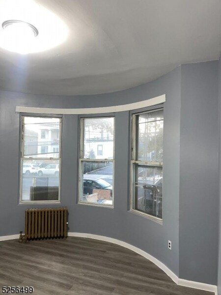 Foto del edificio - 245 Mt Prospect Ave