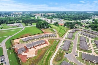 Building Photo - 16085 Cohen Dr