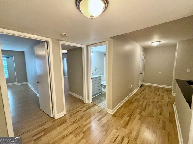 Building Photo - 58 Rumson Ct