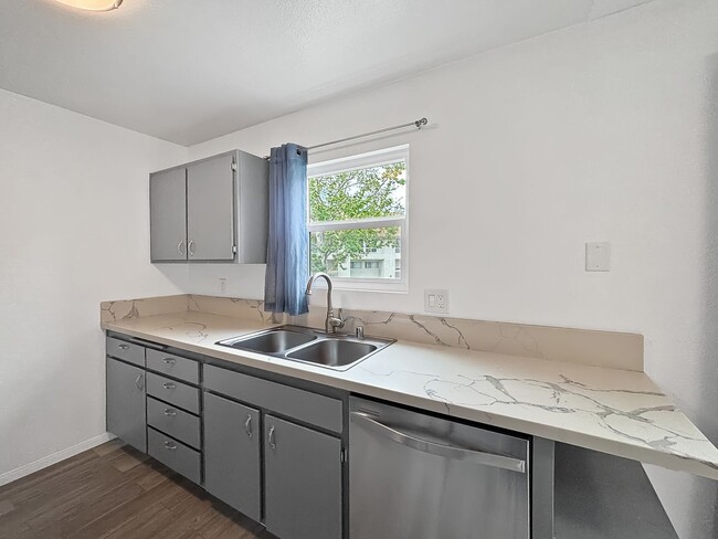 Foto del edificio - Beautiful 2B/2BA Condo in Mission Valley W...