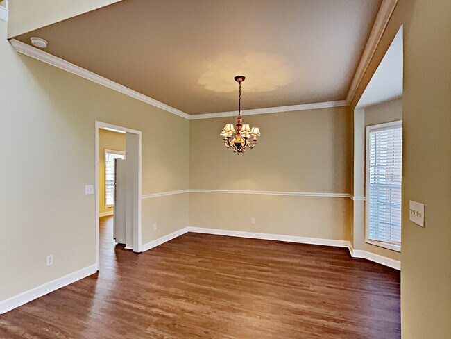 Building Photo - 125 Fieldcrest Drive