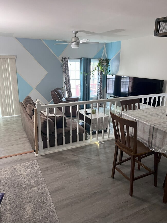 Foto del edificio - 14856 Swallow Ct