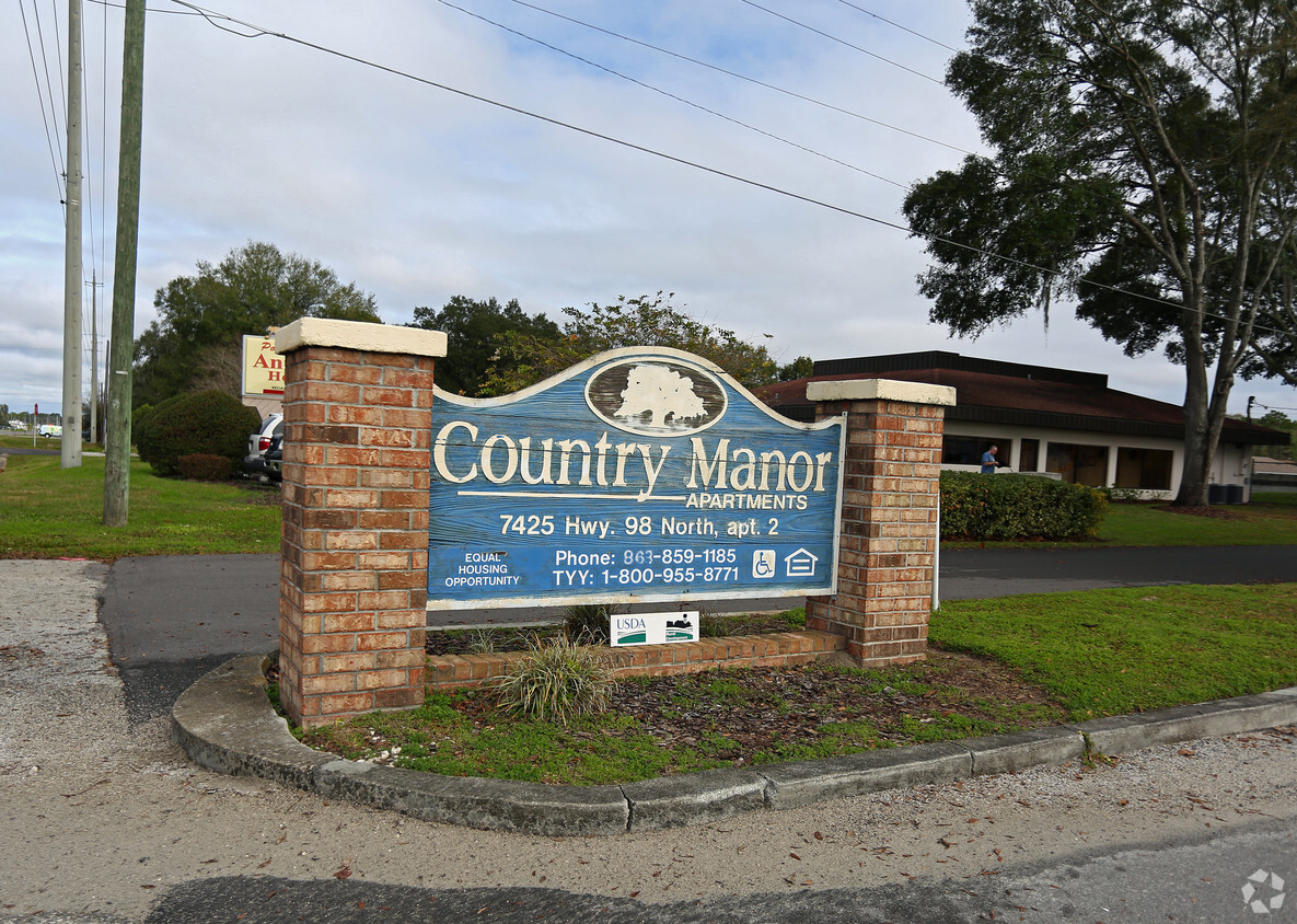 7425 US Highway 98 N - Country Manor Apartments