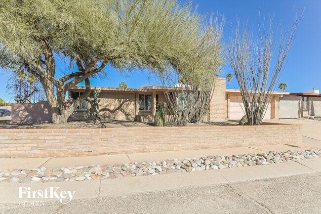 Building Photo - 9801 E Domenic Ln