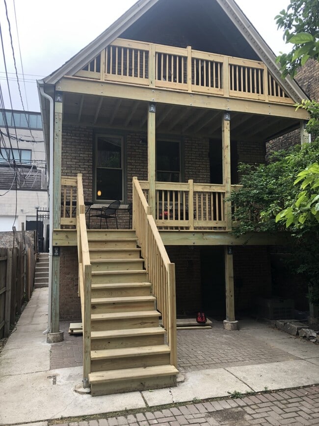 Building Photo - 1628 N Honore St