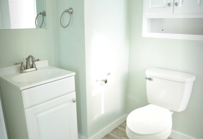Interior Photo - 2545 McCallie Ave