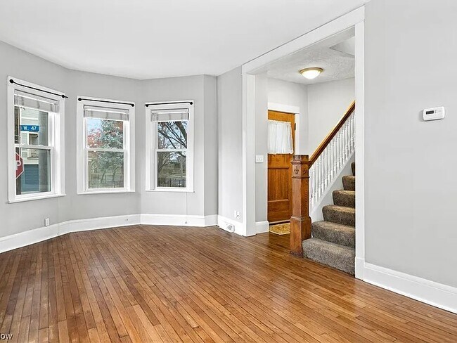 Foto del edificio - 1773 W 47th St