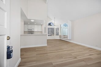 Building Photo - 315 Huntington