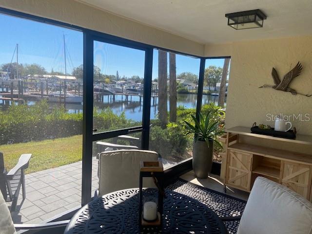 Foto del edificio - 646 Yardarm Dr