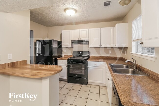Building Photo - 4631 Garden Hills Dr