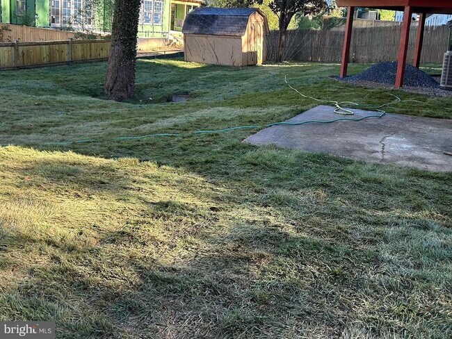 Foto del edificio - 7507 Elmore Ln