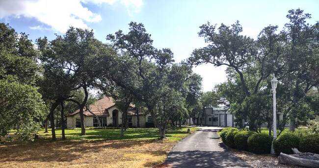 Foto del edificio - 292 Bear Creek Dr