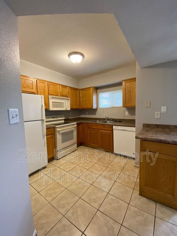 Foto del edificio - 1765 E Pepper Cir