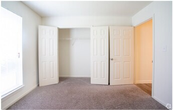 Building Photo - Townsend Square