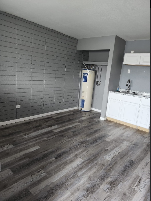 Building Photo - 111 S Summit St