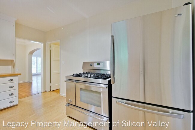 Building Photo - 2 br, 1 bath House - 216 Arbor Road