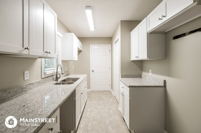 Building Photo - 5201 Maple Valley Rd SW