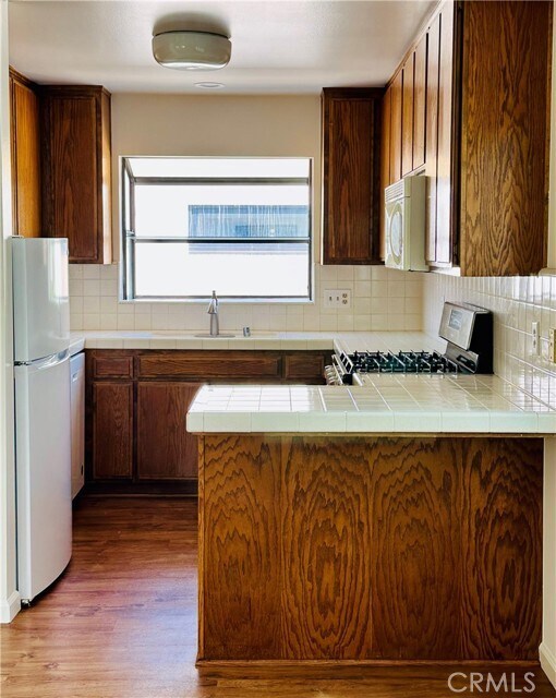 Foto del edificio - 28 20th Ct