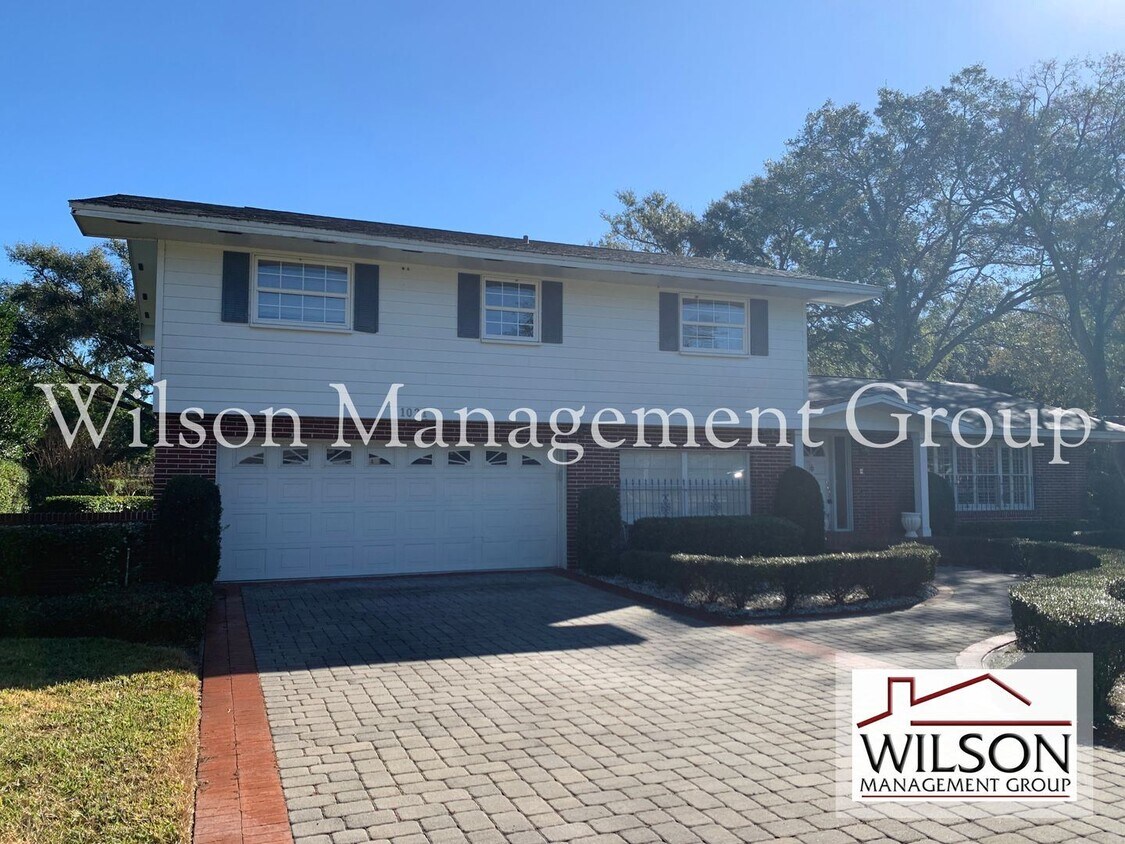 4 br, 3 bath House 1021 W. Lake Brantley... House Rental in