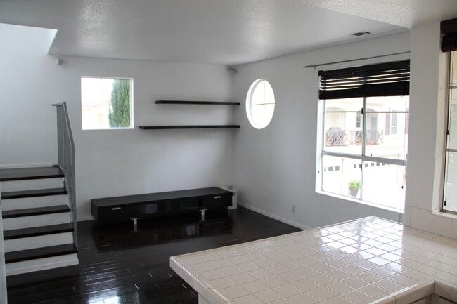 Den (level 2) - 5401 Marine Ave