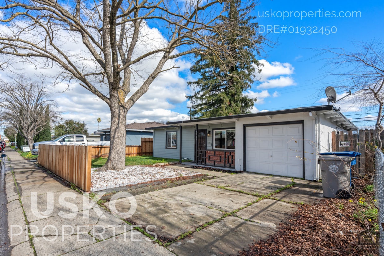 "Charming 3-Bed with Full Bath in Sacramento – Cozy 1093 Sq Ft Home Awaits!" - "Charming 3-Bed with Full Bath in Sacramento – Cozy 1093 Sq Ft Home Awaits!"