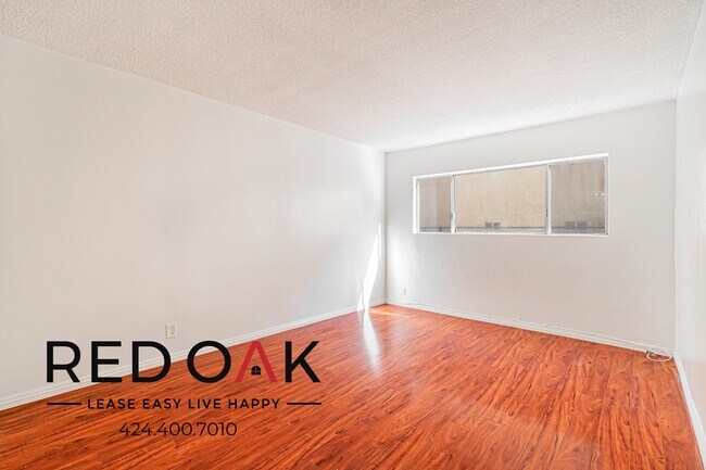Foto del edificio - 10535 Lindley Ave