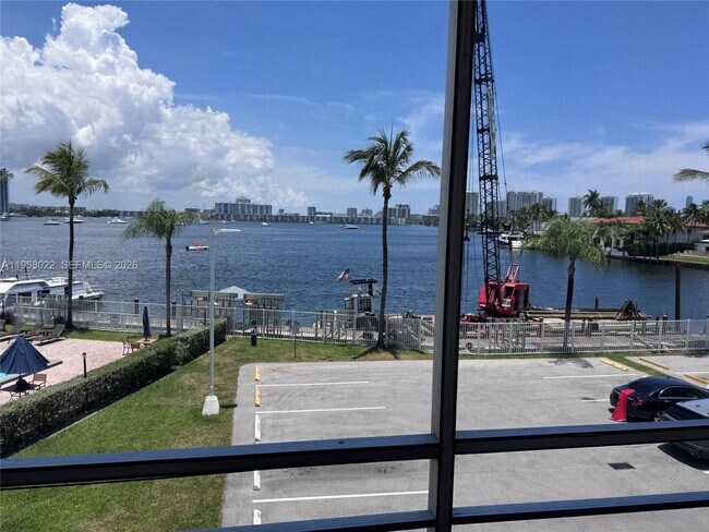 Foto del edificio - 2821 N Miami Beach Blvd