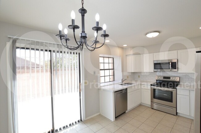 Building Photo - 4901 E Kelton Ln