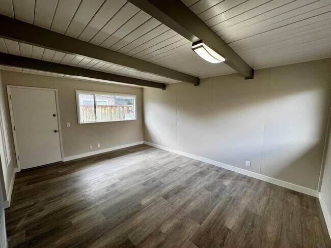 Foto del edificio - 2537 Alma St