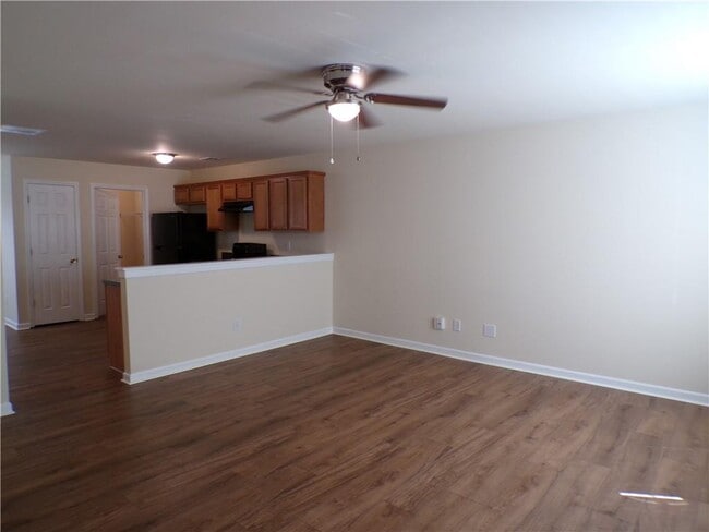 Building Photo - 38 Middlebrook Dr