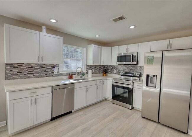 Foto del edificio - 115 Hollybrook Rd