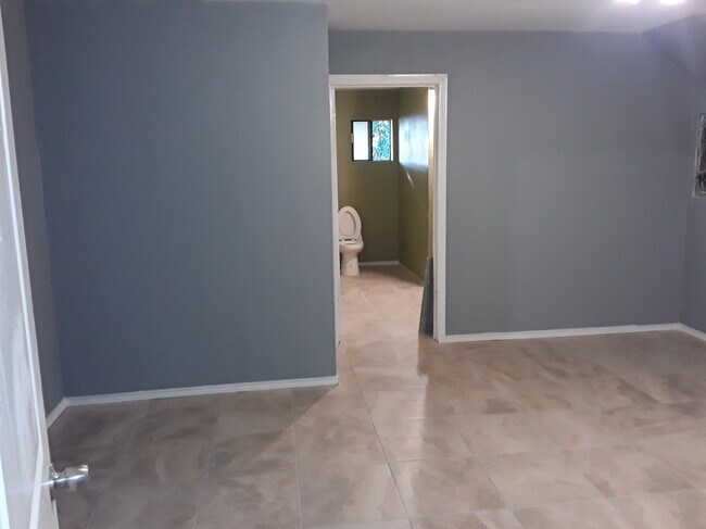 Dormitorio principal - 6301 Well Spring Rd