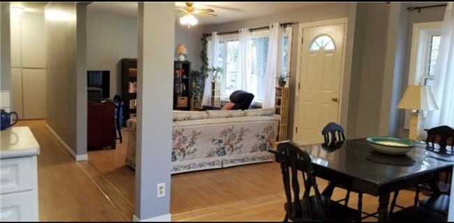 Photo du bâtiment - 242 Gill St