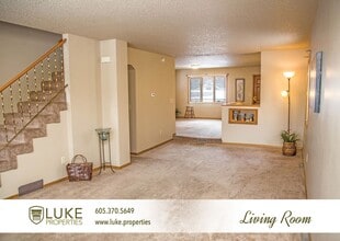 Building Photo - 1424 E 4th St