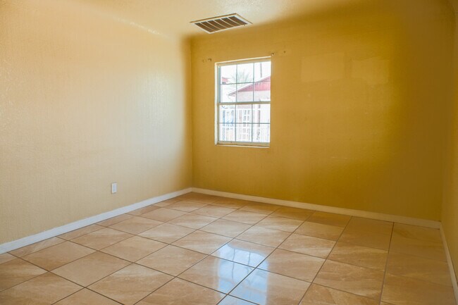 Foto del edificio - 8326 Verde Cir