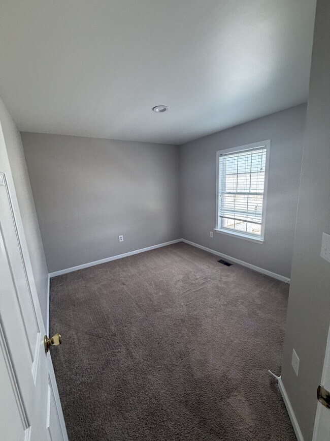 Foto del edificio - 163 Charlotte Ct