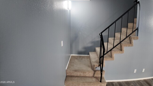 Building Photo - 1230 N 84th Pl