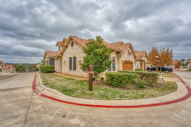 Building Photo - 306 Enclave Cir